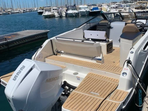 Yacht hire Hyères cheap Activ 755 Cruiser