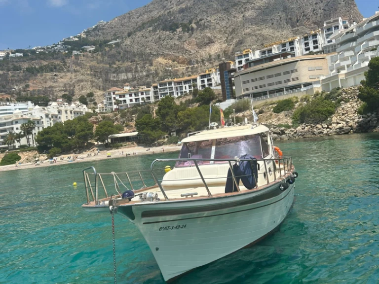 Yacht hire Altea cheap Sorrento 32 Semi Cabinato