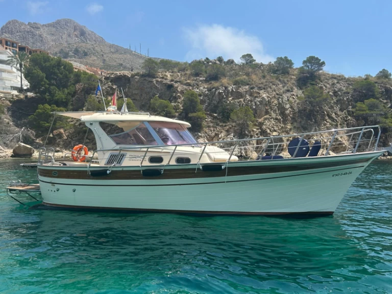 Motorboat hire in Altea - Fratelli Aprea Sorrento 32 Semi Cabinato