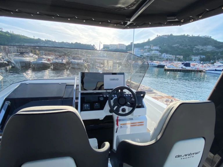Yacht charter Naples - De Antonio D32-OPEN on SamBoat