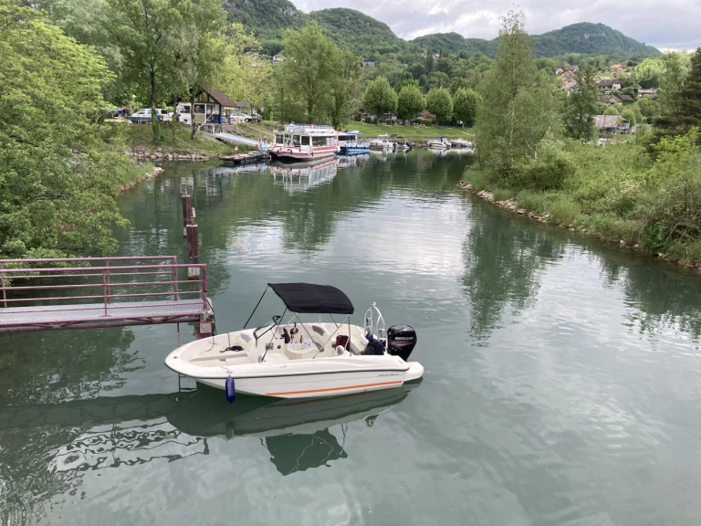 Yacht hire Conjux cheap Element E5