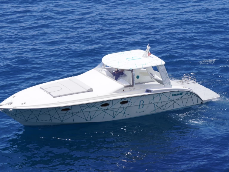 Hire Motorboat Tornado with a boat licence