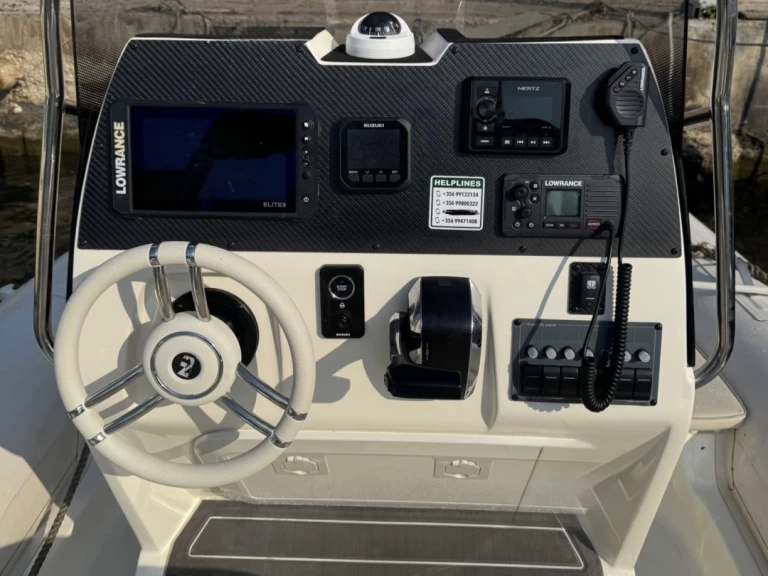 Hire RIB with or without skipper Nouva jolly Tal-Pietà