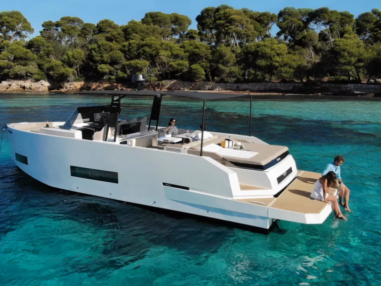 Motorboat hire in Dénia - DEANTONIO YACHTS D42