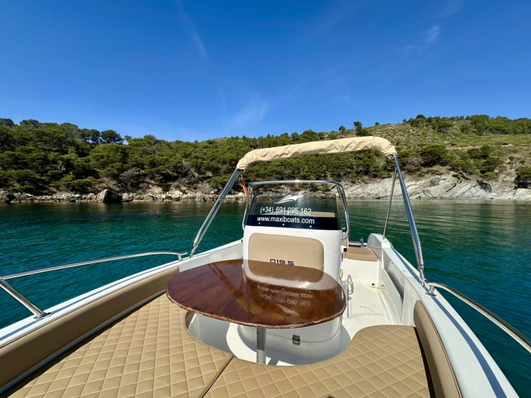 Yacht hire Roses cheap 19.5