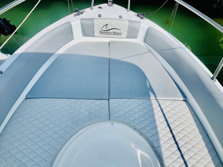 Hire Motorboat Buonomo Marine with a boat licence