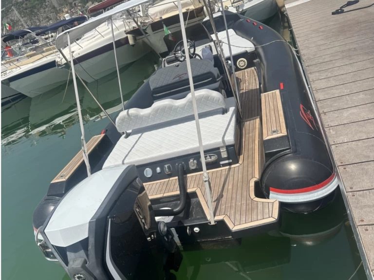 IAVARONE 26  charter bareboat or skippered in  Porto di Salerno