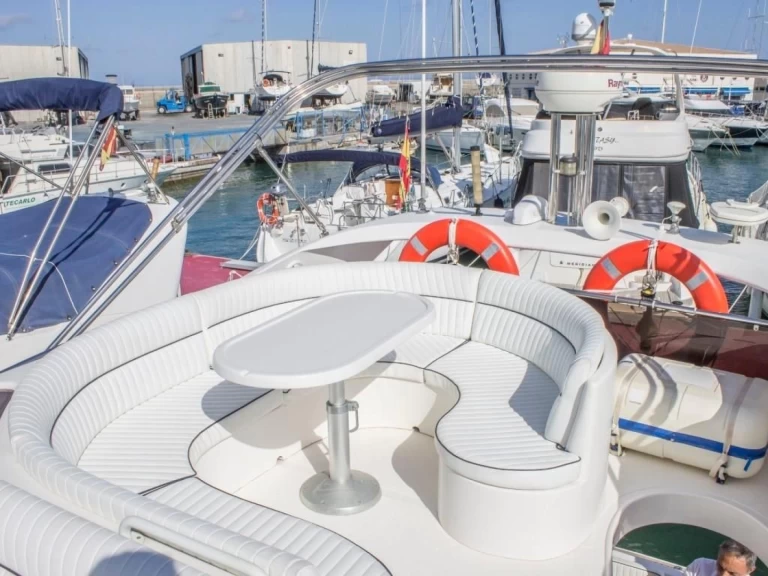 Charter a Princess Princess 45 Fly in Villefranche-sur-Mer on Samboat