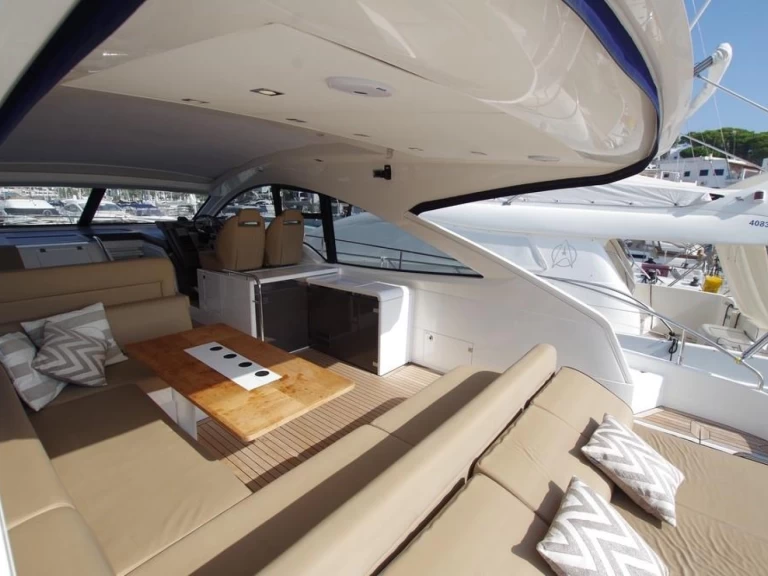 Luxury Yacht to hire Dénia at the best price