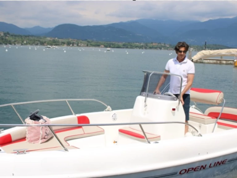 Motorboat to hire Manerba del Garda at the best price