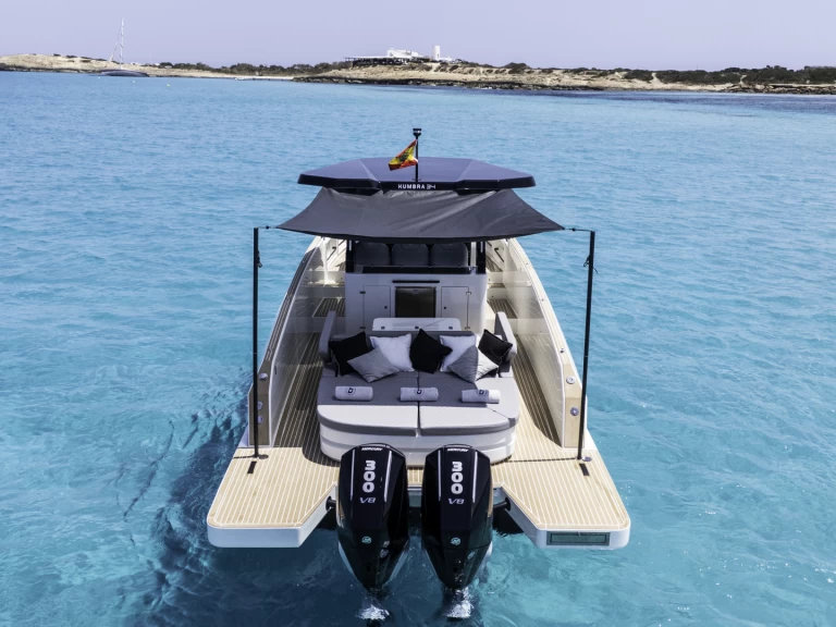 Hire Motorboat KUMBRA with a boat licence