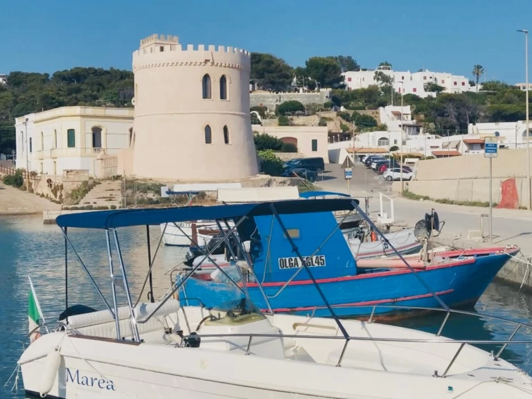 Hire Motorboat Marinello with a boat licence