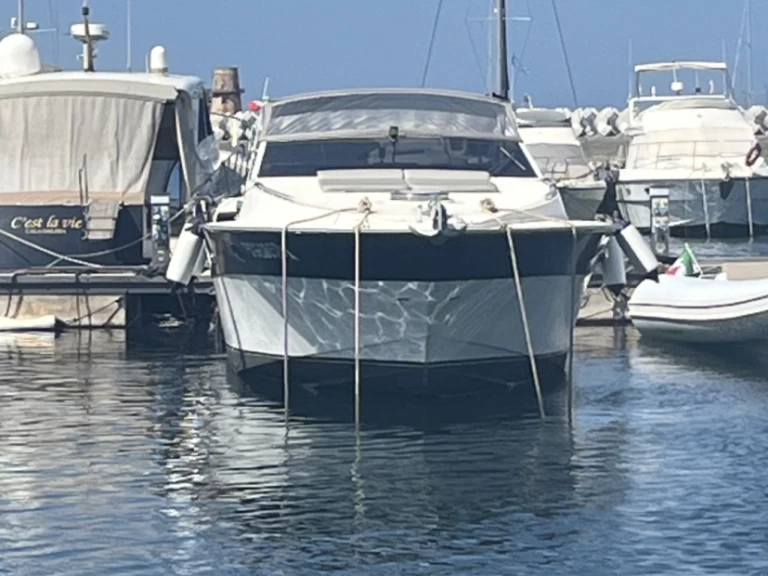 Hire a Profilemarine Cherockee 50s Palermo