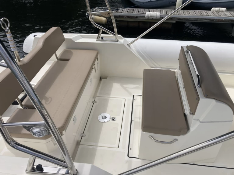 Charter a Nuova Jolly NJ 700 XL in Sanguinet on Samboat