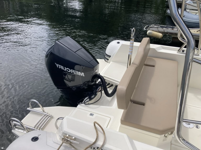 Nuova Jolly NJ 700 XL charter bareboat or skippered in  Sanguinet