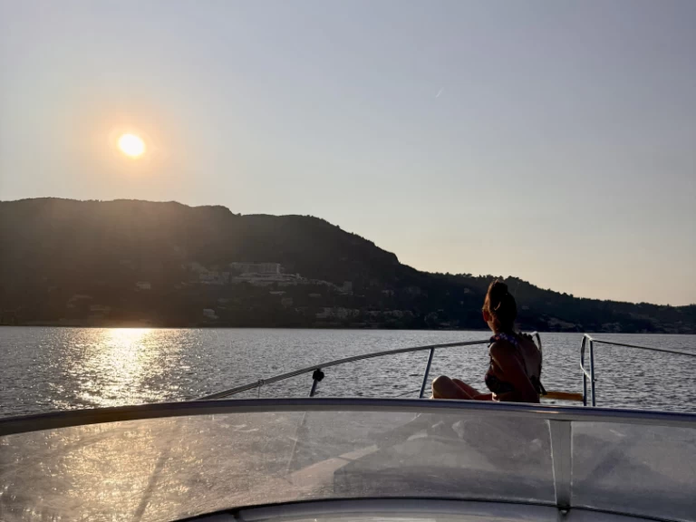 Motorboat hire in Benitses Marina - Gobbi Gobbi 345 SC