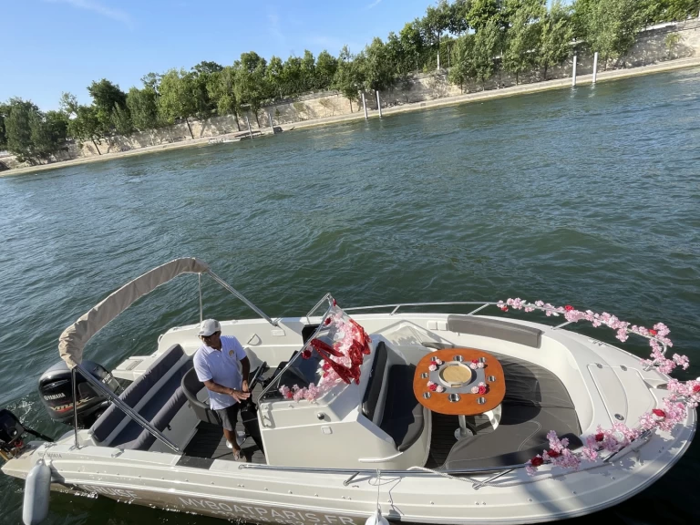 Yacht charter Paris - Pacific Craft Pacific Craft 670 Open on SamBoat