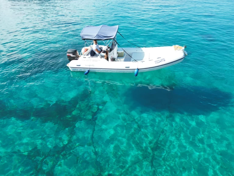 Charter a Nuova Jolly King 600 in Hvar on Samboat