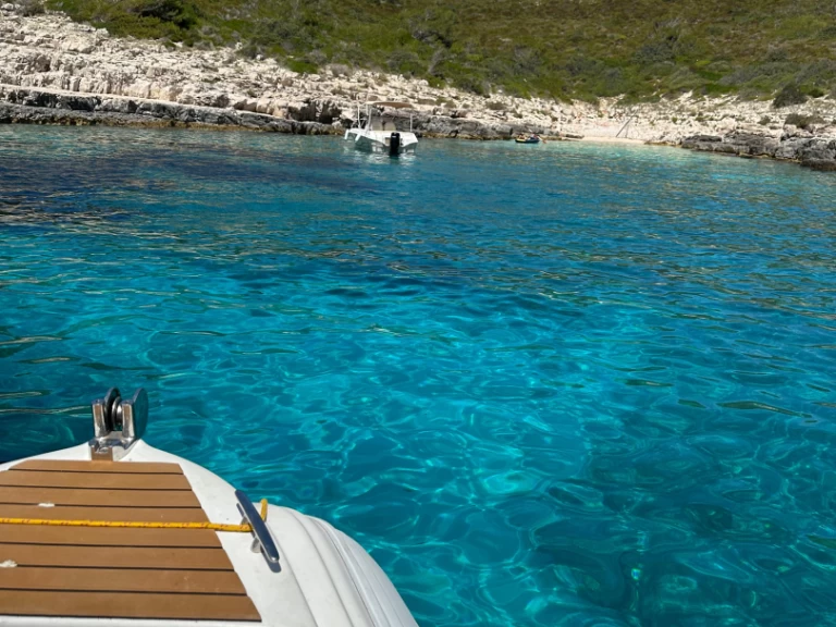 Hire Motorboat Nuova Jolly with a boat licence