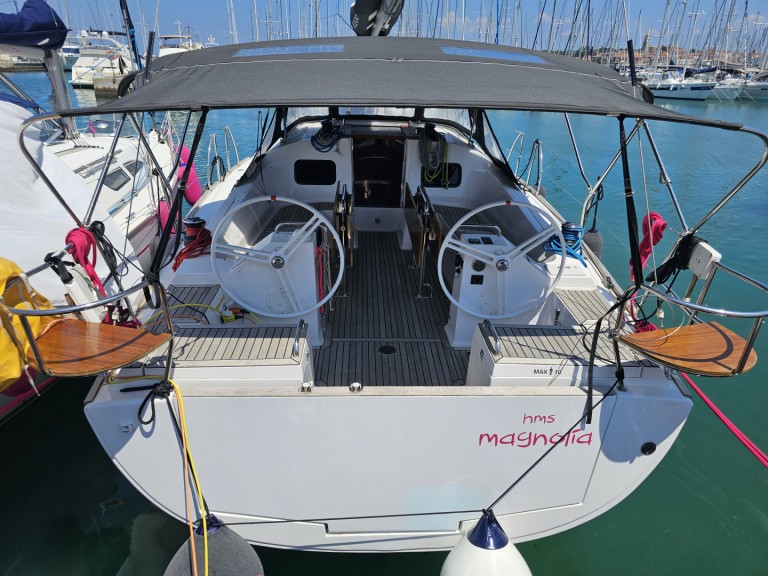 Sailboat to hire Izola at the best price