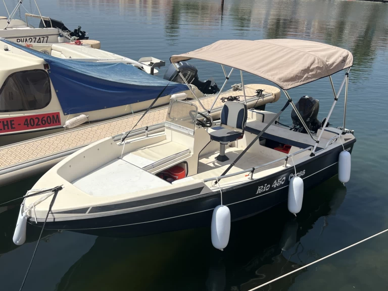 Hire a Rio Yachts Rio450cross Le Barcarès