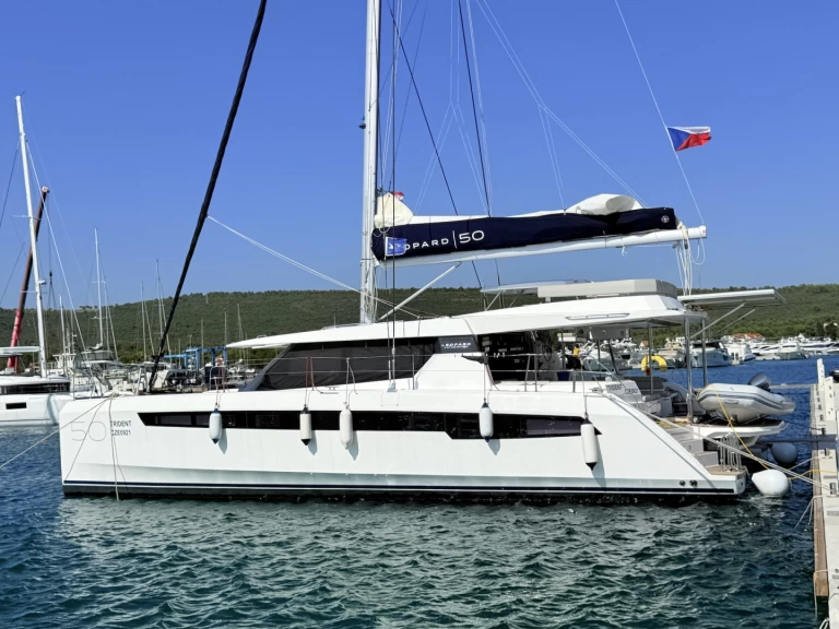 Hire Catamaran with or without skipper Leopard Sukošan