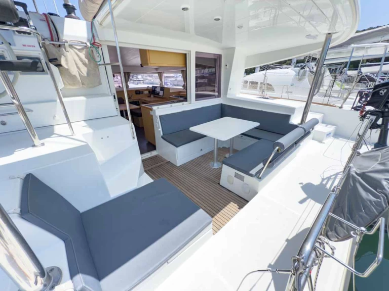 Hire Catamaran with or without skipper Lagoon Pula