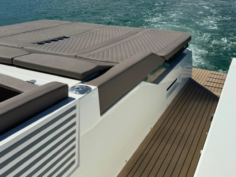 Hire Motorboat DEANTONIO YACHTS with a boat licence