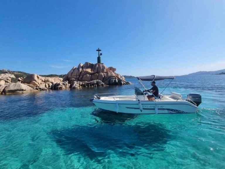 Hire a Sessa Marine Key Largo 18 Palau