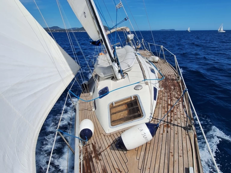 Comar Comet 1050 charter bareboat or skippered in  Toulon