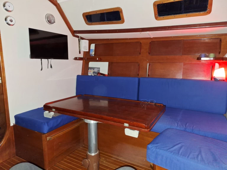 Hire a Comar Comet 1050 Toulon