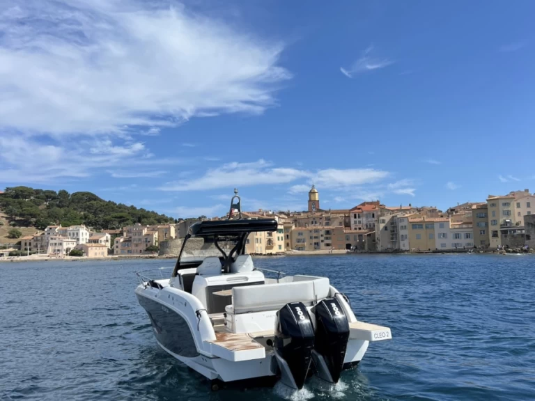 Hire Motorboat Sessa Marine with a boat licence