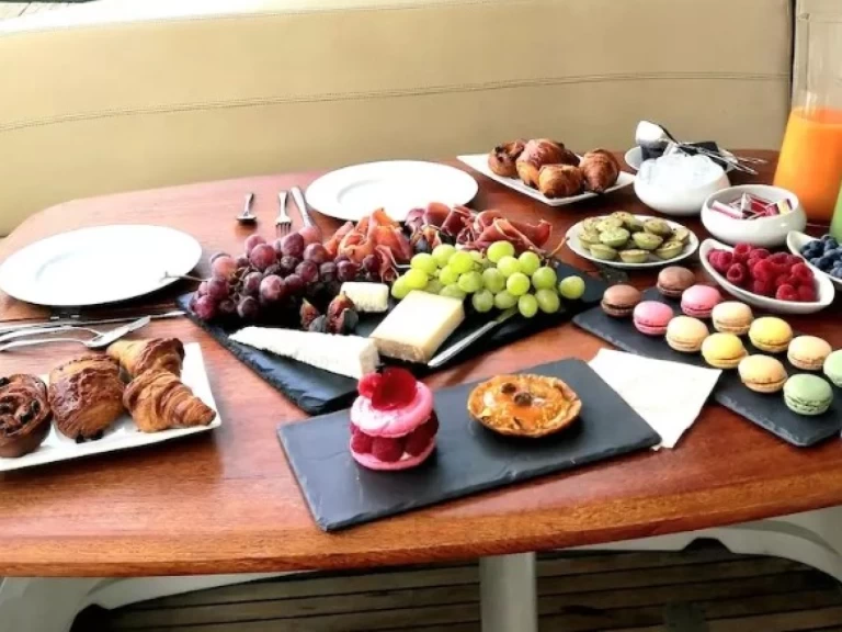 Yacht charter Paris - Bénéteau Monte Carlo 37 on SamBoat