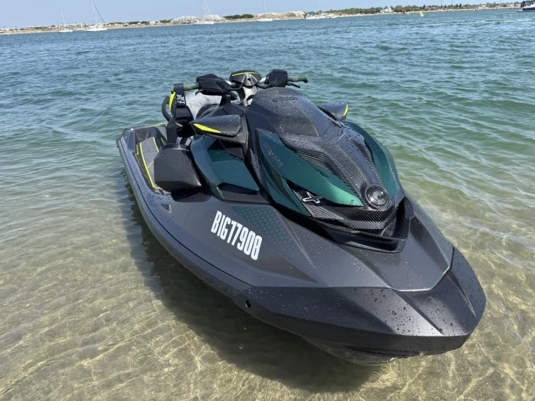 Hire Jet ski Sea-Doo with a boat licence