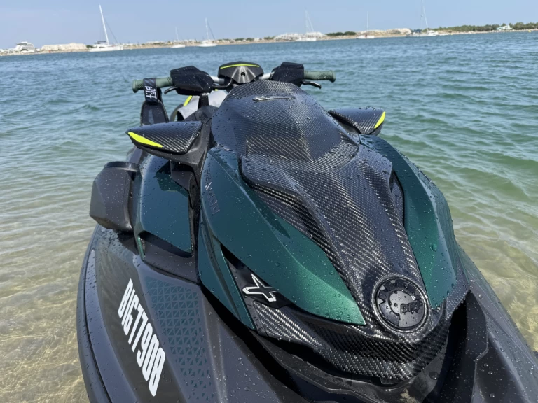 Jet ski to hire Montpellier at the best price