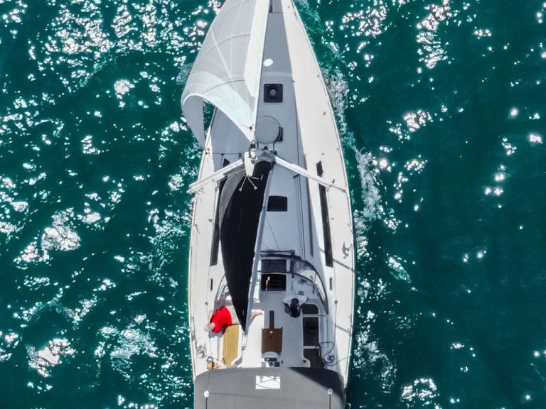 Charter a Bénéteau Oceanis 37 in City of Oceanside on Samboat