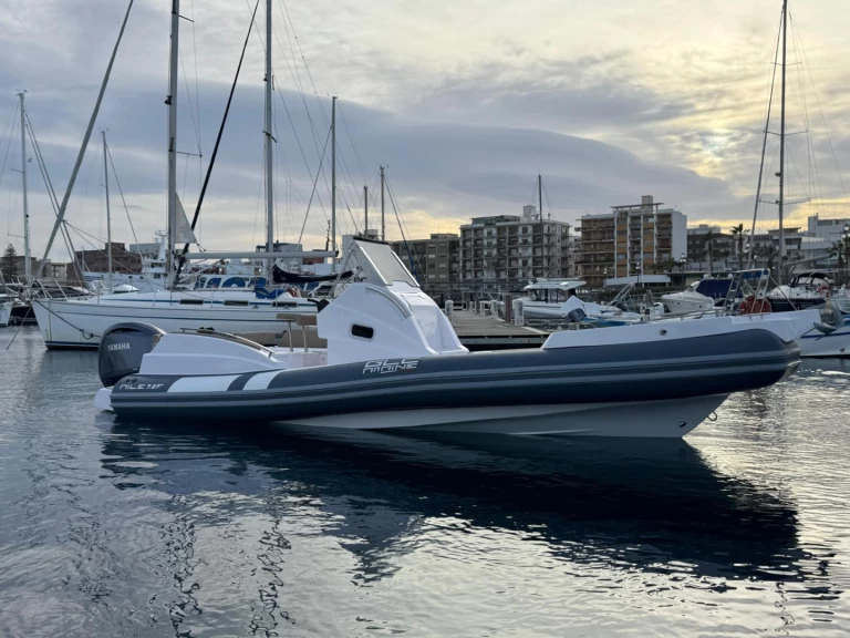 Yacht hire Milazzo cheap 0.7F