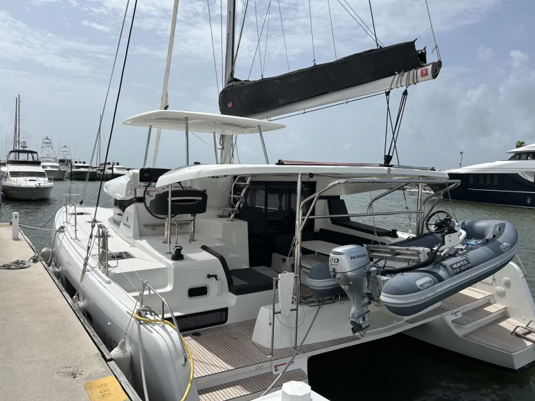 Yacht charter Playa Sardinera - Lagoon Lagoon 42 on SamBoat