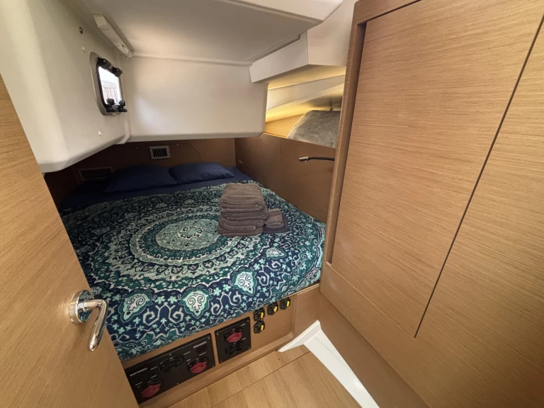 Yacht charter Playa Sardinera - Jeanneau Sun Odyssey 440 on SamBoat