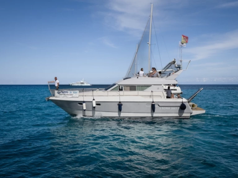 Yacht hire La Cala (porto Palermo) cheap Mochi Craft 42 Fly