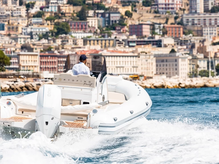 Hire RIB Italiamarine with a boat licence