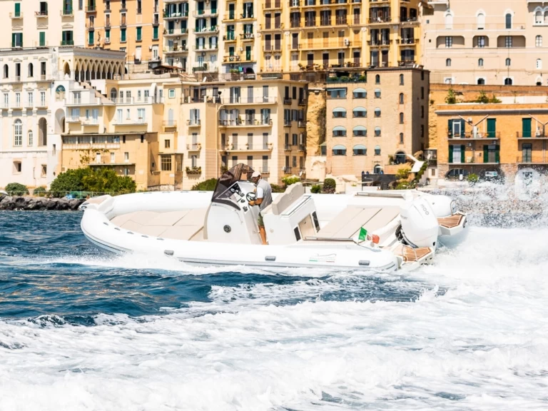 Hire RIB Italiamarine with a boat licence