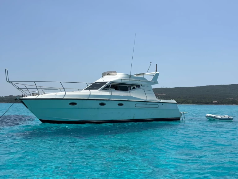Yacht hire Stintino cheap Azimut 37 Fly