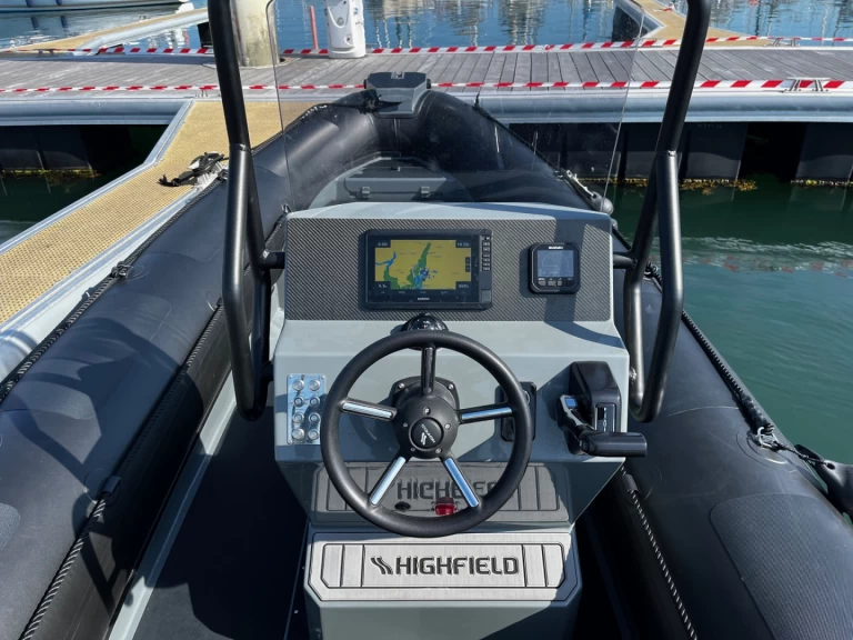 Hire RIB Highfield with a boat licence
