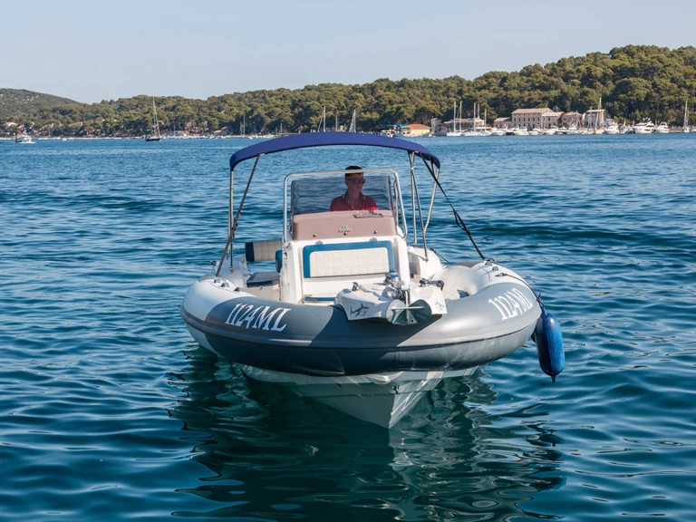 Hire RIB Marlin Boat with a boat licence