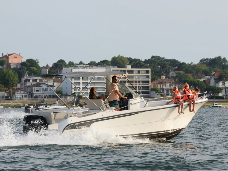 Charter a Ocqueteau Abaco 800 Open CC in Arcachon on Samboat