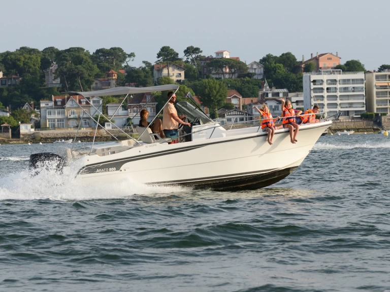 Hire Motorboat Ocqueteau with a boat licence