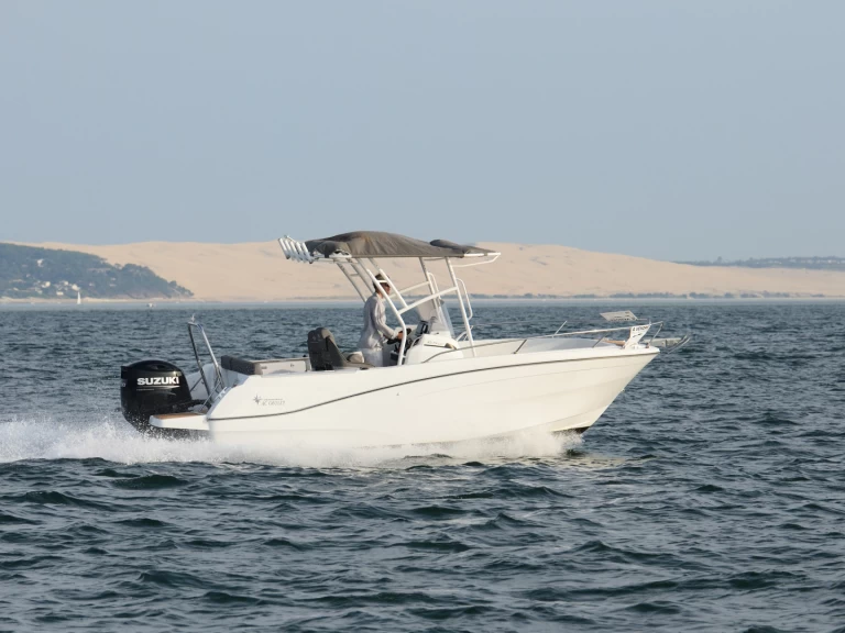 Yacht hire Arcachon cheap Cap Camarat 6.5 CC Serie 3