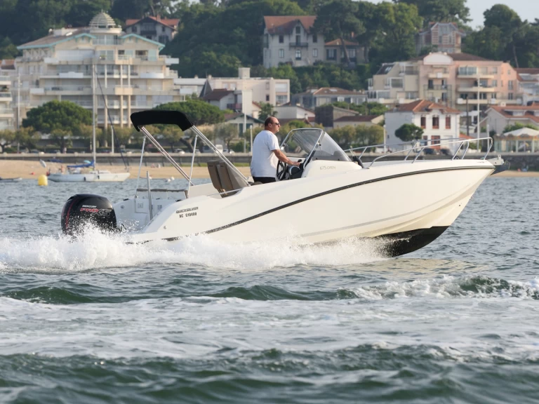 Hire Motorboat Quicksilver with a boat licence