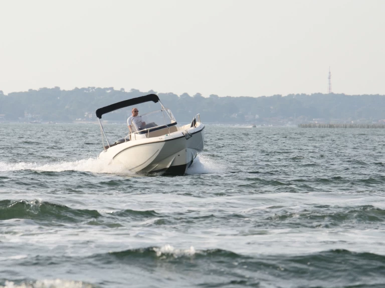Hire a Quicksilver Quicksilver 675 Activ Open Arcachon